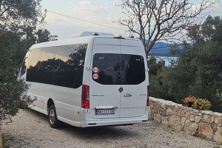 Private Transfer: Split to Dubrovnik + 2-Hour Customizable Stop