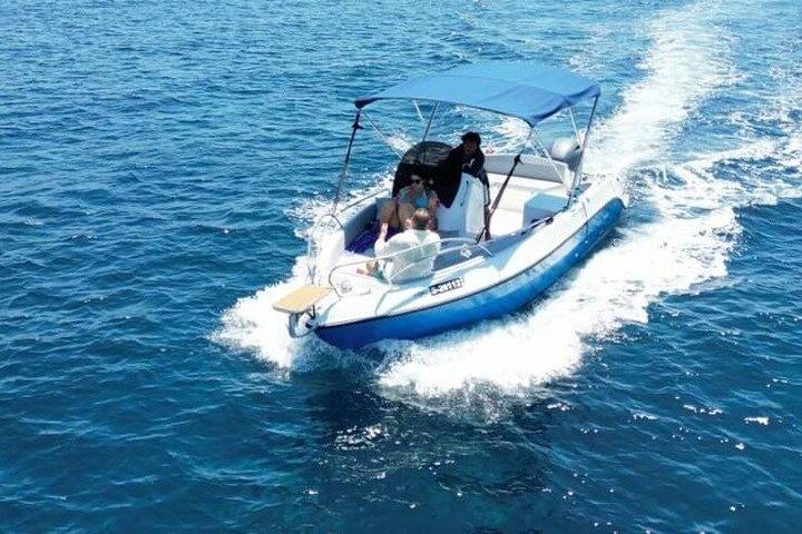 マルタ半日、ブルーラグーン、コミノ島＆ゴゾ島プライベートボートクルーズ