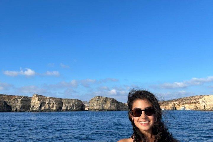 マルタ半日、ブルーラグーン、コミノ島＆ゴゾ島プライベートボートクルーズ
