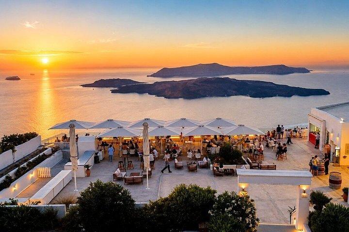 Tour Privado Santorini con Degustación de Vinos al Atardecer en Santo Wines