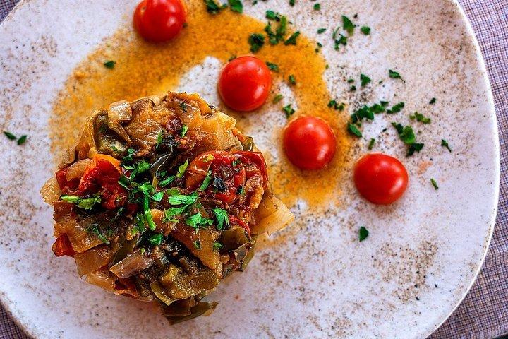 Tour privado de vino y comida vegana de Santorini