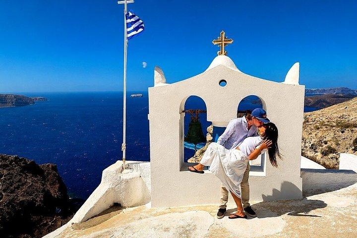 Santorini Private Romantic Tour with Wine Tasting & Dinner
