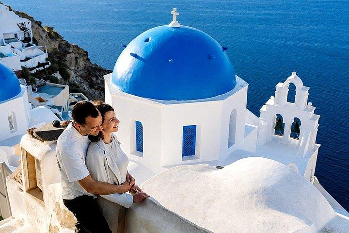 Santorini Private Romantic Tour with Dinner & Wine Tasting