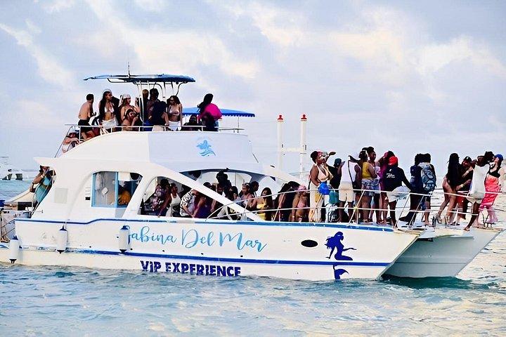 VIPヒップホップDJパーティーボートプンタカナ：無制限のドリンク＆ピックアップ