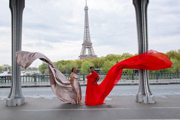 Paris : プロのフライングドレス撮影 @jonadress