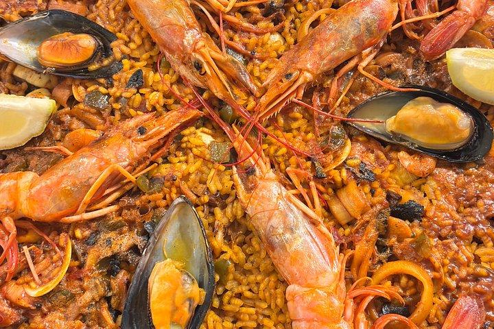 Paella and creative rices Workshop with Sangria in Madrid Center
