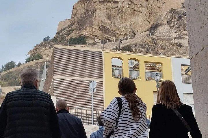 Shore Excursion: Alicante Guided Tour with Castle, Wine & Tapas