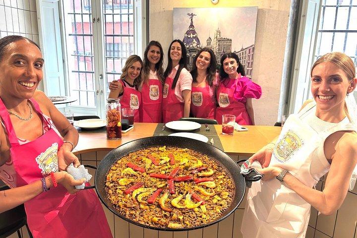 Paella and creative rices Workshop with Sangria in Madrid Center