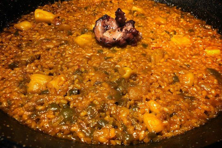 Paella and creative rices Workshop with Sangria in Madrid Center