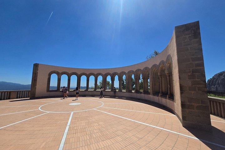 Montserrat Private Experience with Hotel Pickup,Cable Car & Lunch