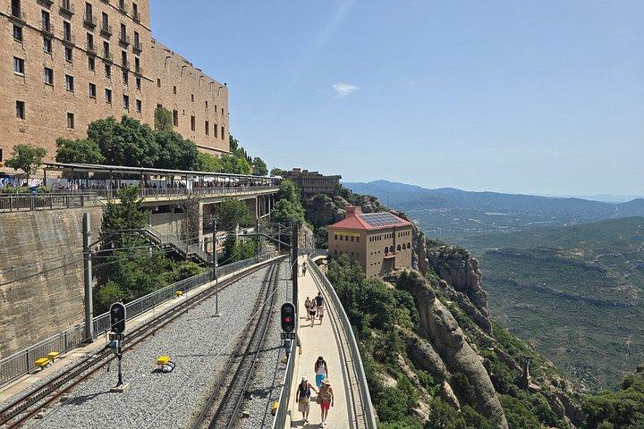 Montserrat Private Experience with Hotel Pickup,Cable Car & Lunch