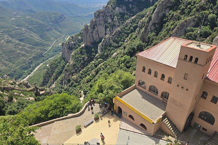 Excursion d'une journée privée Premium à Montserrat avec téléphérique