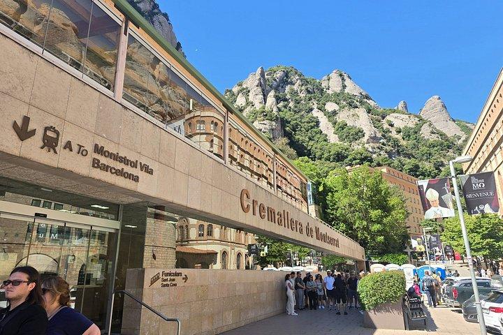 Montserrat Guided Tour with Optional Black Madonna & Cogwheel