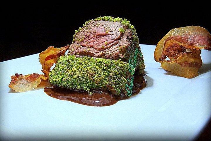 テレビシェフの家で食事 貸し切りのシシリアンディナー