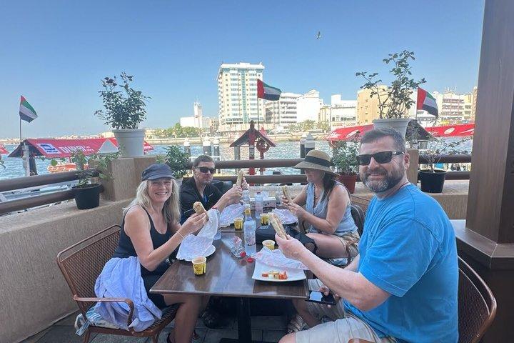 Dubai Old Town Street Food e tour guidato a piedi della storia