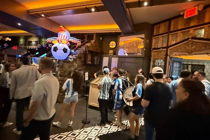 NYC Pub Crawl: Midtown/Times Square VIP Access & Prof Photos