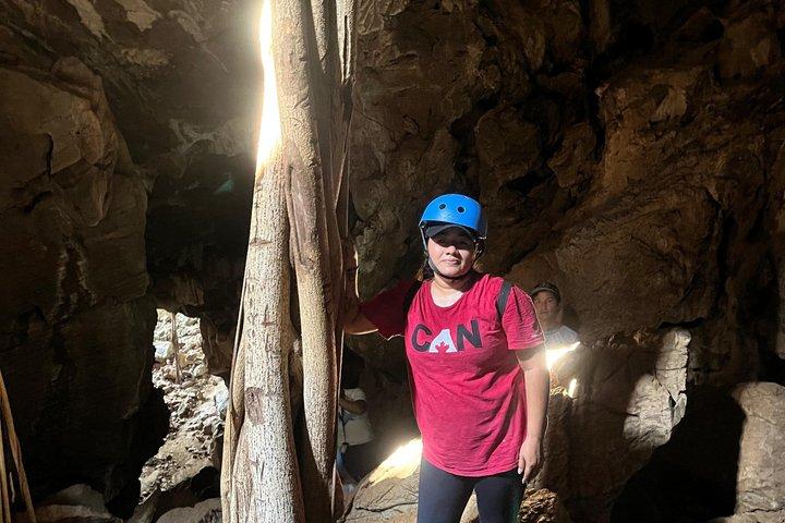 Private Hiking nas cavernas do Tigre e visitar a praia Majahua