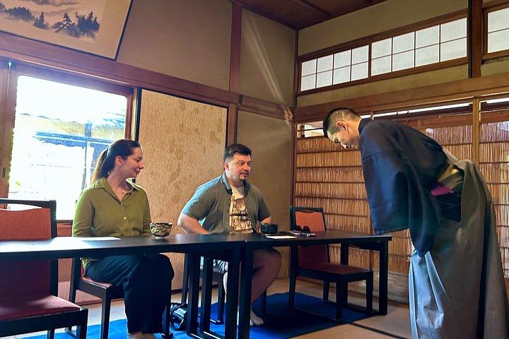 京都：150年続く絹商人の家で茶道