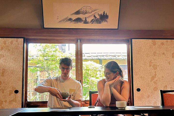 京都：150年続く絹商人の家で茶道