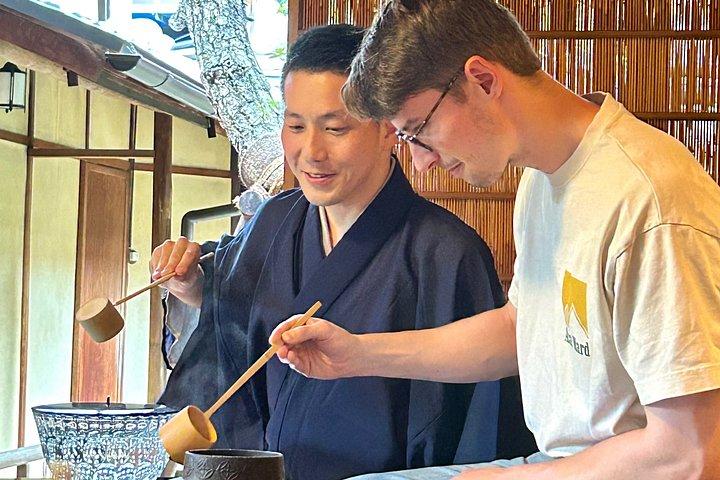 京都：150年続く絹商人の家で茶道