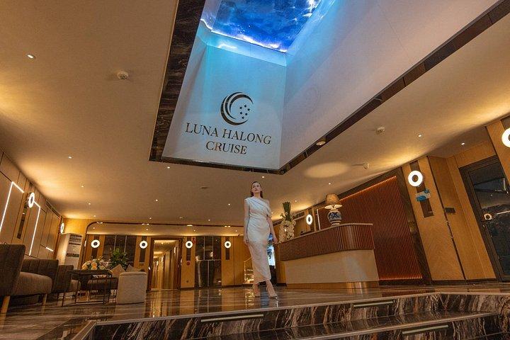 ハノイ発ルナクルーズハロン湾豪華終日ツアー