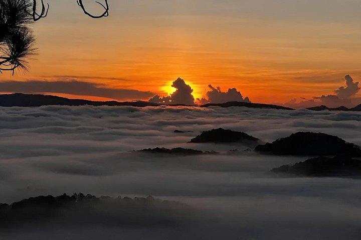 ダラット雲狩り＆日の出トレッキングでホンボーピークへ