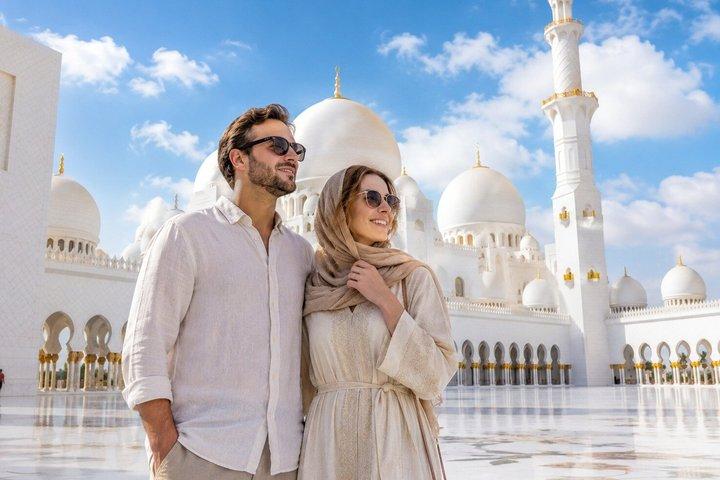 Ab Dubai: Tagestour Abu Dhabi mit Warner Bros World Ticket