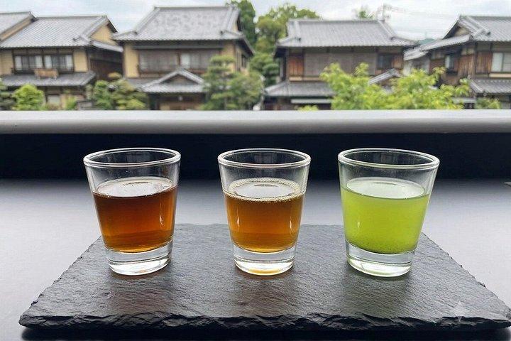 嵐山で自分だけの抹茶を揉む京都