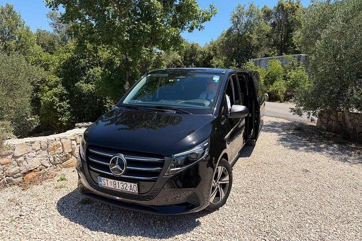 Private Transfer: Split to Dubrovnik + 2-Hour Customizable Stop
