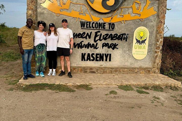 Private 6 day Primates tracking & Wildlife Game Viewing