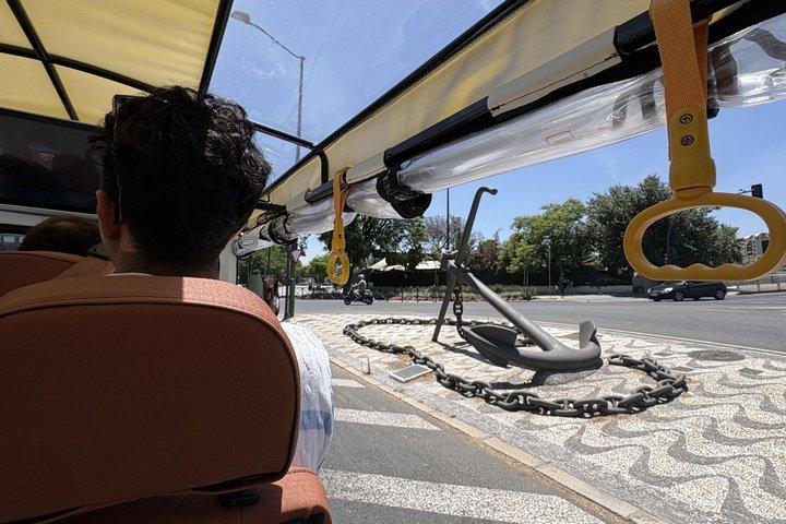 Descubre monumentos emblemáticos y cultura en Sevilla por Tuk Tuk