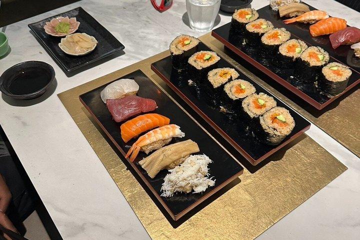 新宿での桜と寿司作り体験