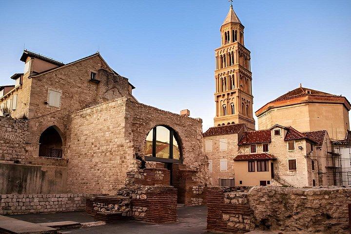 Private Transfer: Split to Dubrovnik + 2-Hour Customizable Stop