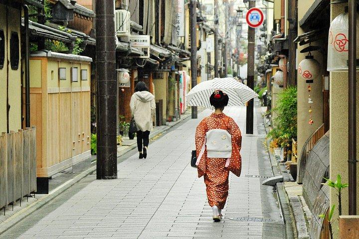 京都の歴史地区と絶景ルートを巡るe-bikeアドベンチャー