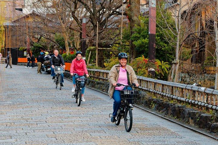 京都の歴史地区と絶景ルートを巡るe-bikeアドベンチャー