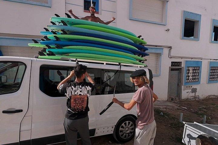 Agadir: 2-Hour Beginner Surf Lesson in Taghazout with Transfer