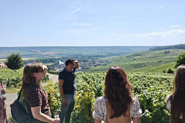7つのテイスティング名門メゾンを巡るパリ発シャンパン日帰り旅行
