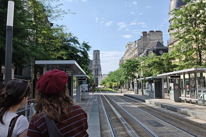 4つのテイスティング、ランス＆セラー付きパリ発シャンパン日帰り旅行