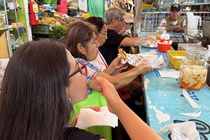 地元市場ツアー：本格的な料理、トゥクトゥク、そして自宅でのピスコ