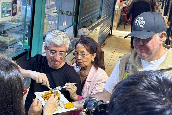 地元市場ツアー：本格的な料理、トゥクトゥク、そして自宅でのピスコ
