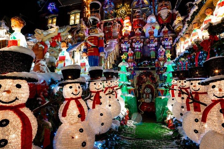 Private Tour: Explore the festivities in Dyker Heights, Brooklyn