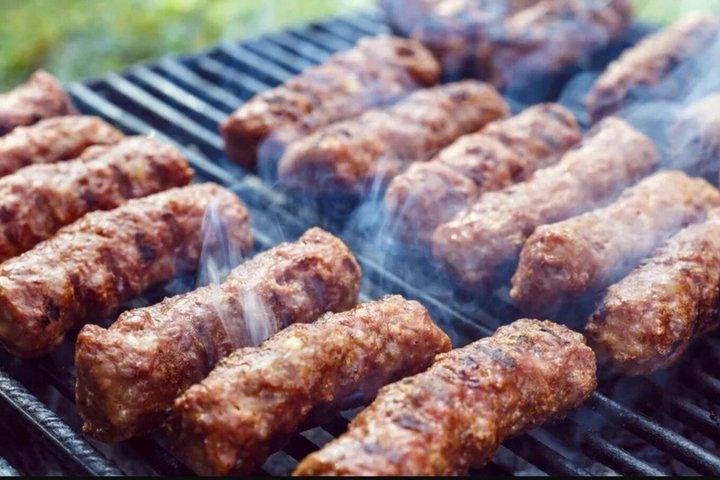 Authentische Bukarest Food Tour im Obor Markt