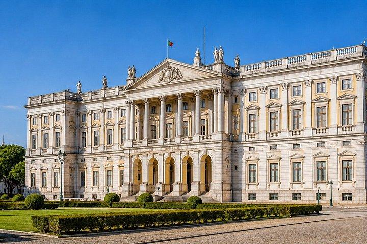 Explore Castle Monument and Museum with Lisboa Card