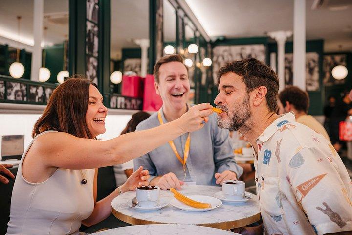 マドリード・フードツアー: 地元の人とのタパス、飲み物、歓喜