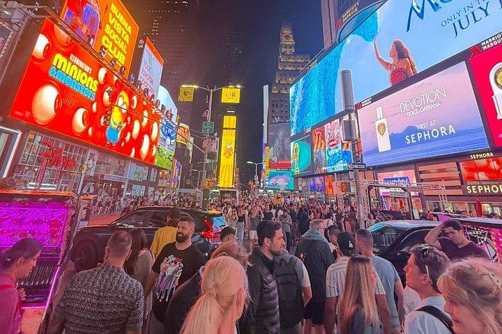 NYC Pub Crawl: Midtown/Times Square VIP Access & Prof Photos