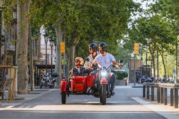 サイドカーバイクで行くバルセロナプライベートツアー