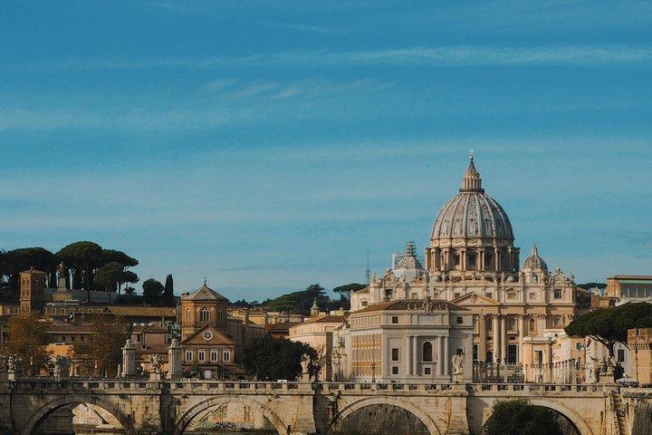 Tour of St Peter Basilica and Papal Tombs and Grottoes