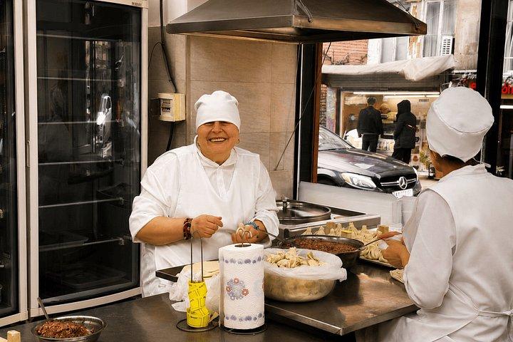 ヒンカリキッチンズトビリシフードツアー(12+試食付き)
