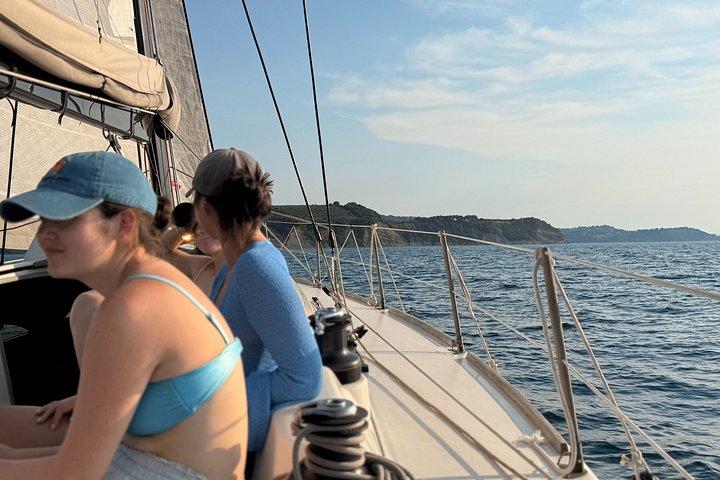 SAILING BOAT 地元のおいしい味を味わう旅