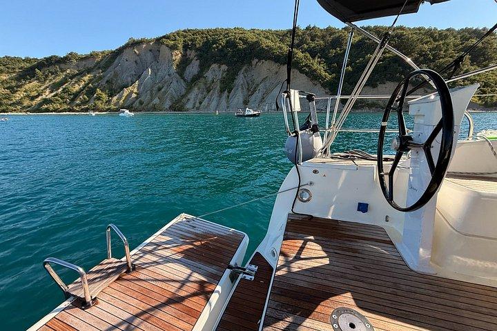 SAILING BOAT 地元のおいしい味を味わう旅